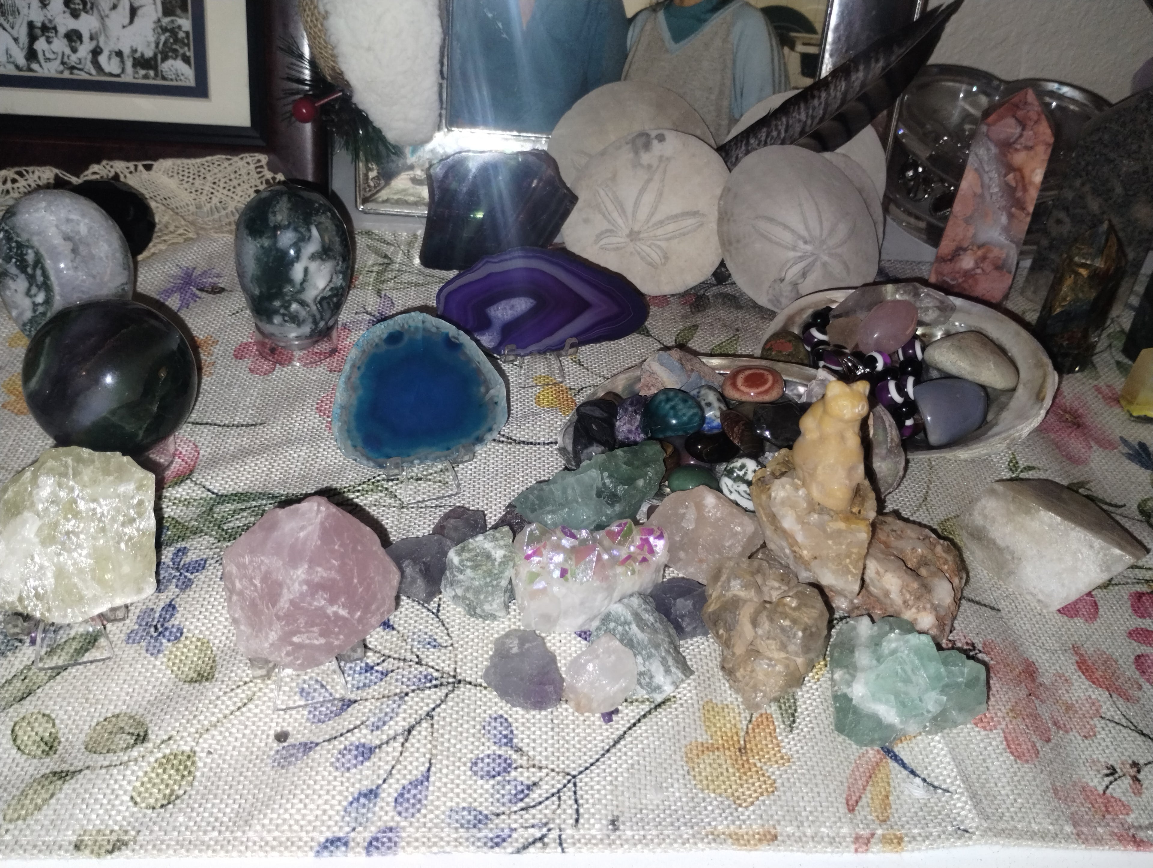 crystals & stones |